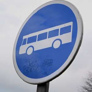 Voies de bus : signalétique, réglementation, amendes...